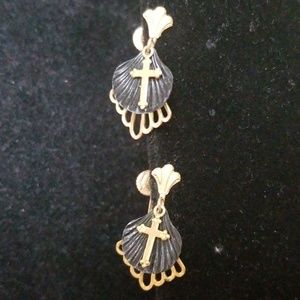 Earrings - screw type clip